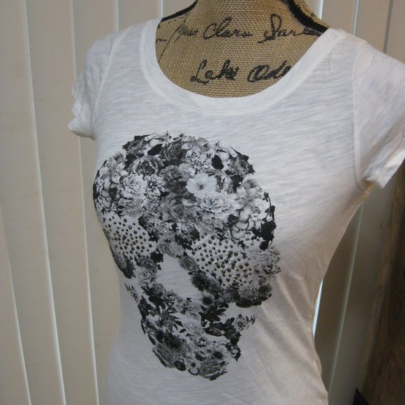 NWT Express white skull graphic tee t shirt top XS extra small - Picture 2 of 6